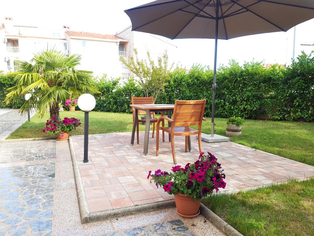Apartmani Assa Krk Krk Town Extérieur photo