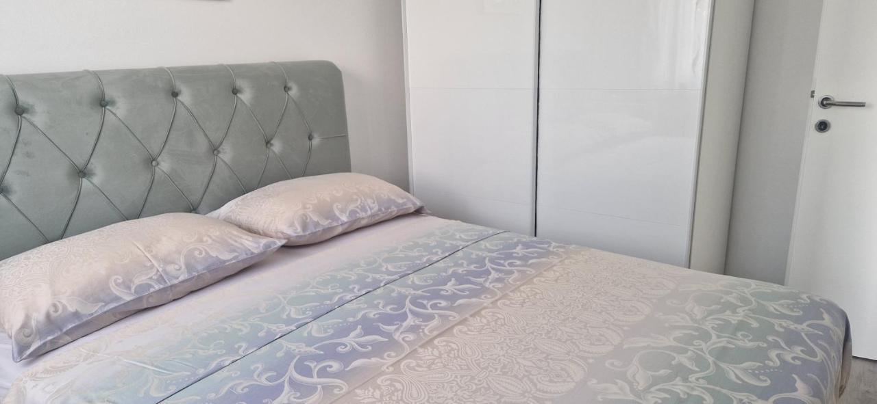 Apartmani Assa Krk Krk Town Extérieur photo