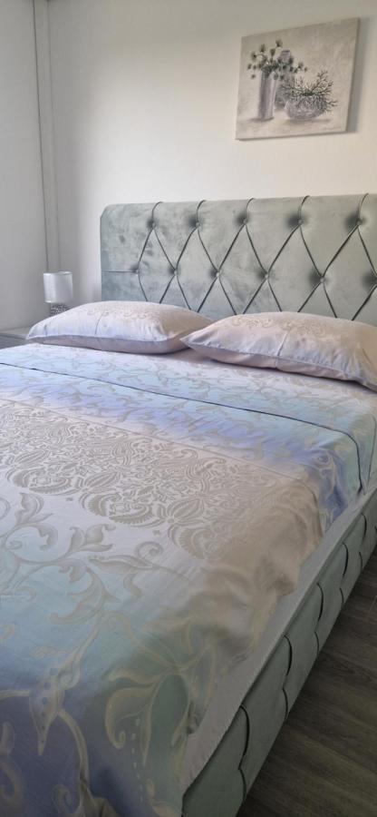 Apartmani Assa Krk Krk Town Extérieur photo