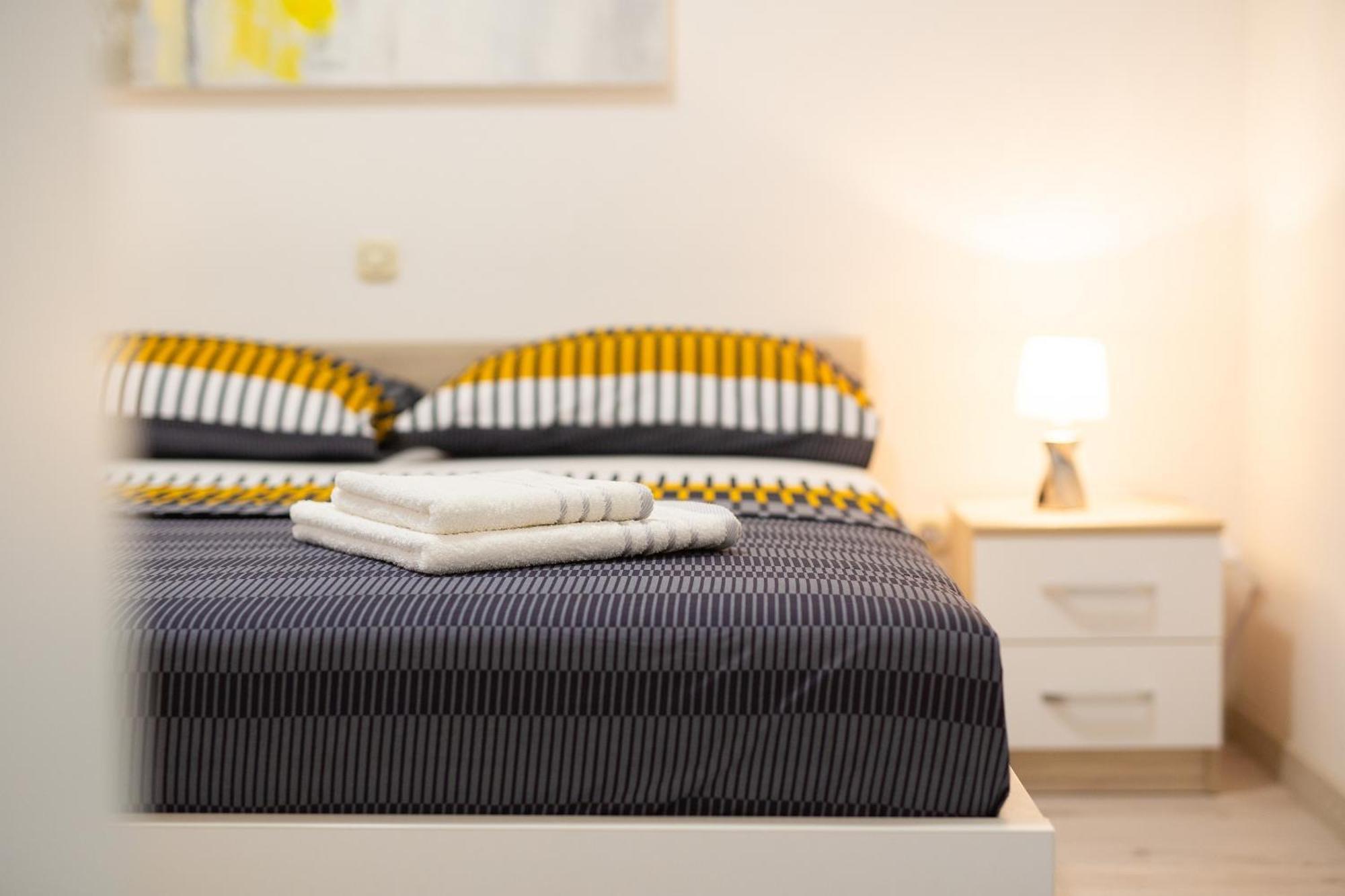 Apartmani Assa Krk Krk Town Extérieur photo