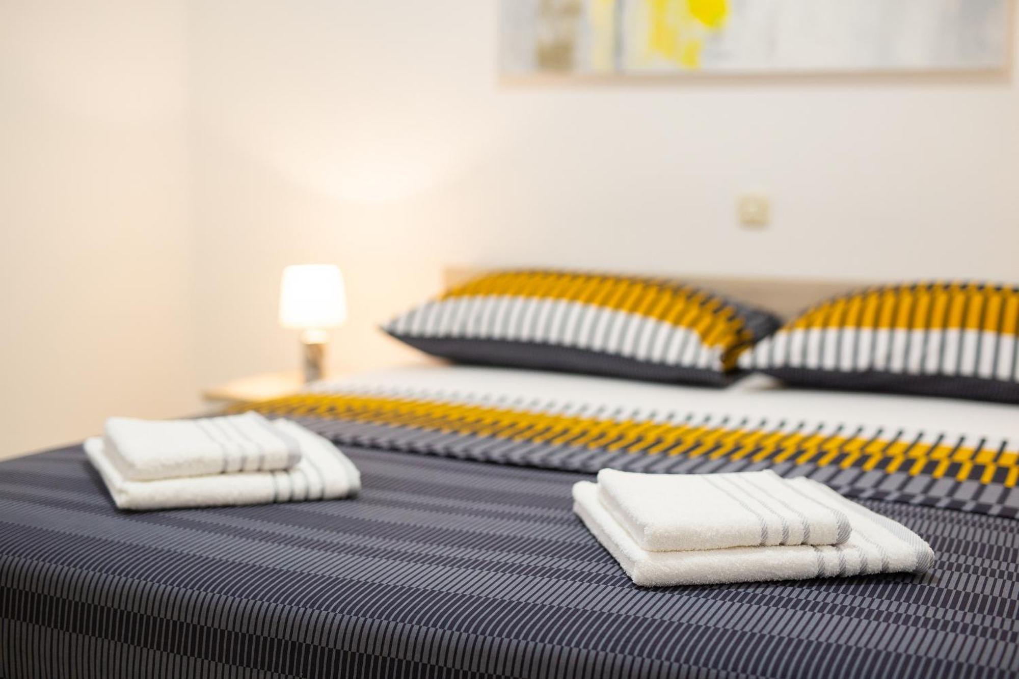 Apartmani Assa Krk Krk Town Extérieur photo