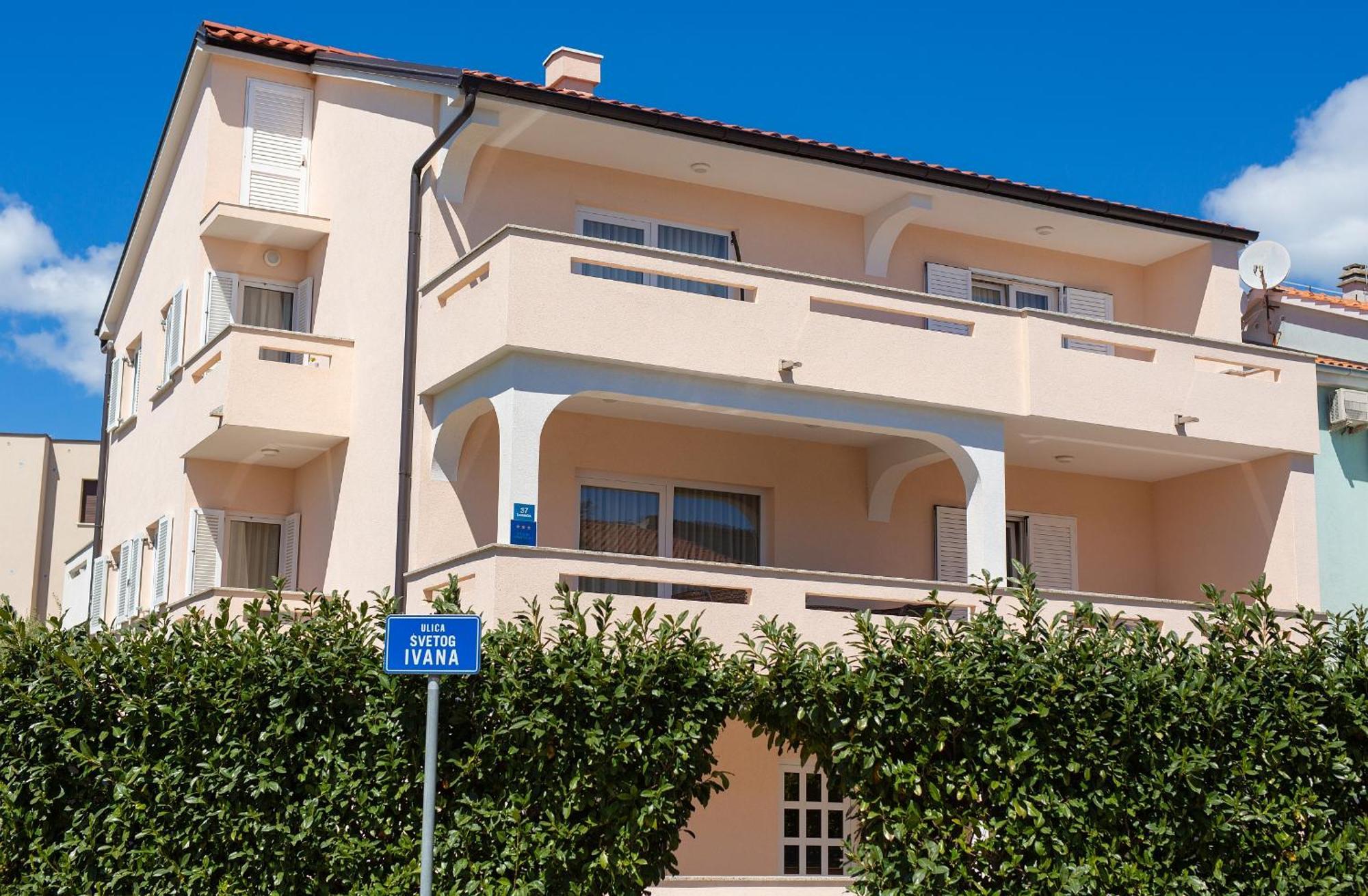 Apartmani Assa Krk Krk Town Extérieur photo