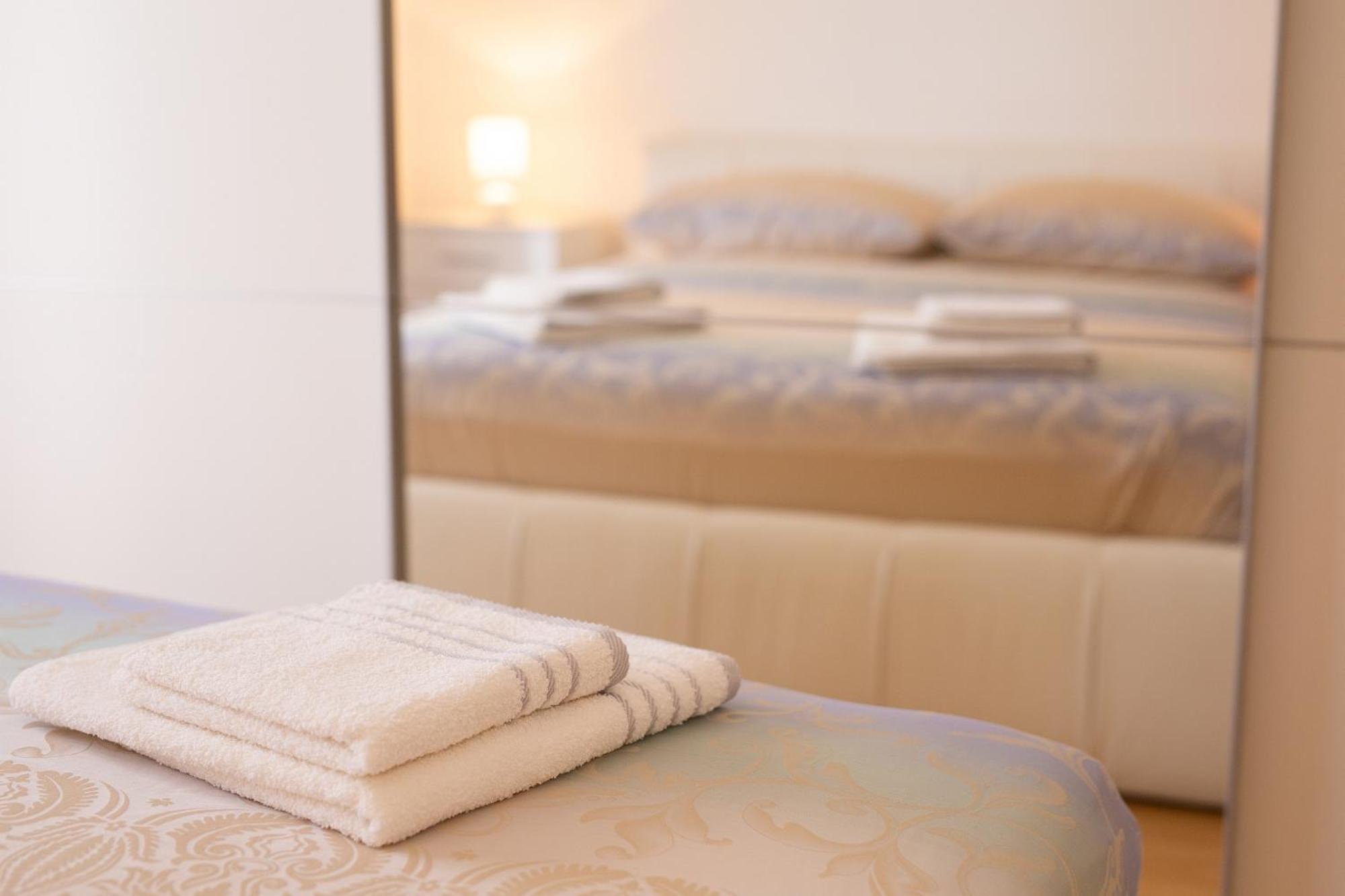 Apartmani Assa Krk Krk Town Extérieur photo