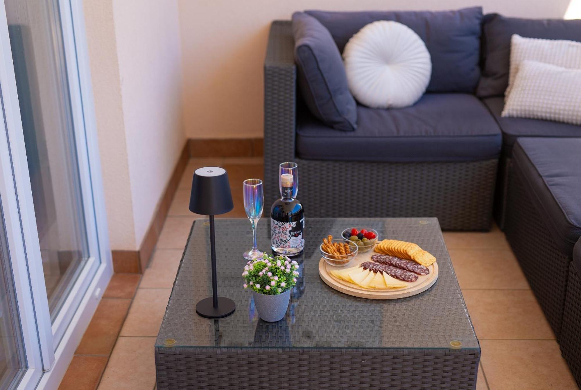 Apartmani Assa Krk Krk Town Extérieur photo